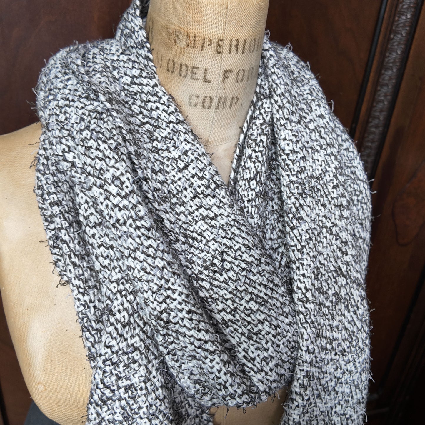 Hand Woven Cotton Scarf ❖ White ◦ Black