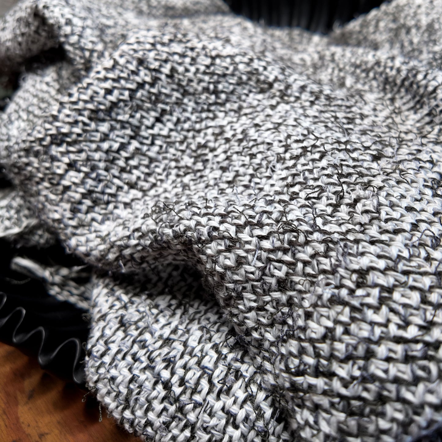 Hand Woven Cotton Scarf ❖ White ◦ Black