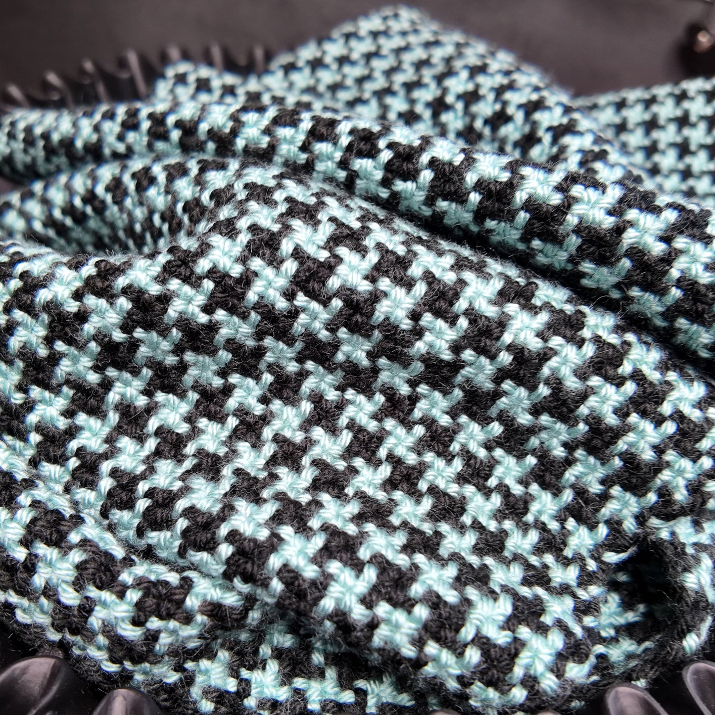 ❖ Mint Green and Black Houndstooth ❖ Handwoven Scarf ❖